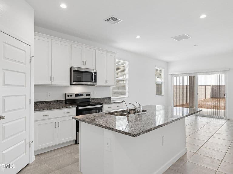 38150 W GIALLO Lane photo 2