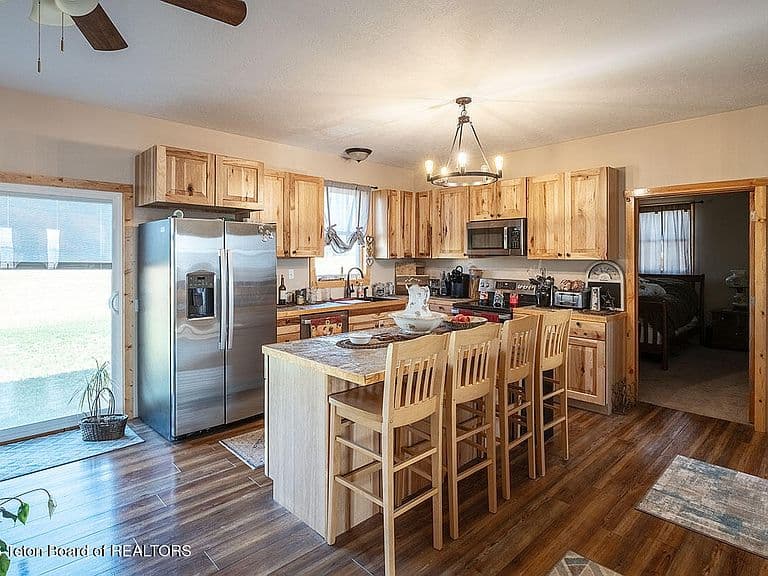 413 Harmon Ln photo 5