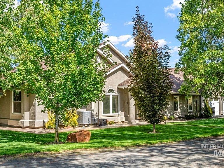 4430 Marvel Ln photo 1