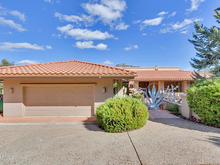 45 PAINTED CLIFFS Drive photo 5