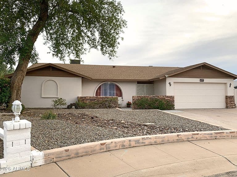 1127 W ISABELLA Avenue photo 2