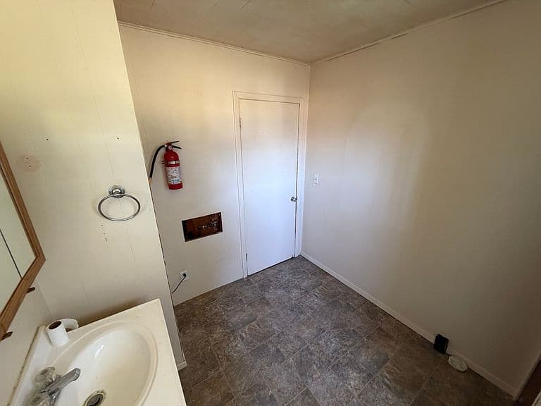 411 Cooper Ln photo 5