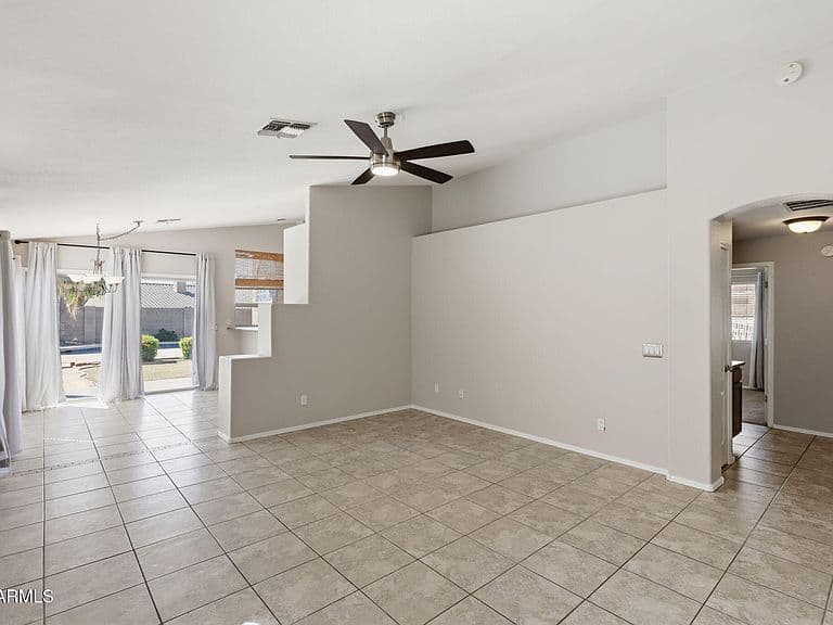 4319 E TETHER Trail photo 3