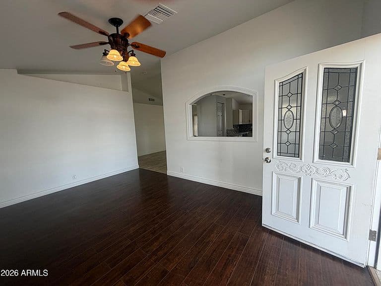 8926 W VALE Drive photo 3