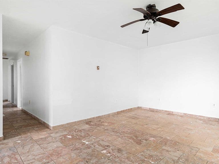 1850 18th Circle Dr photo 4