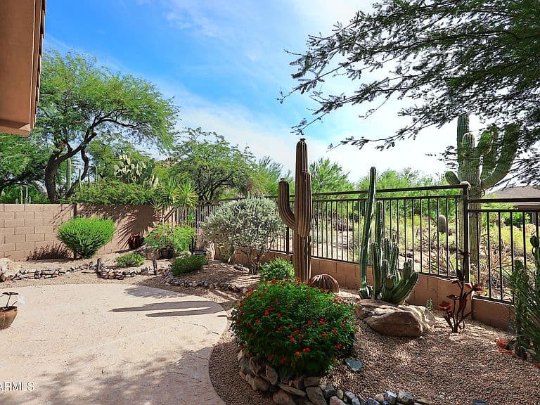 7425 E SOARING EAGLE Way photo 4