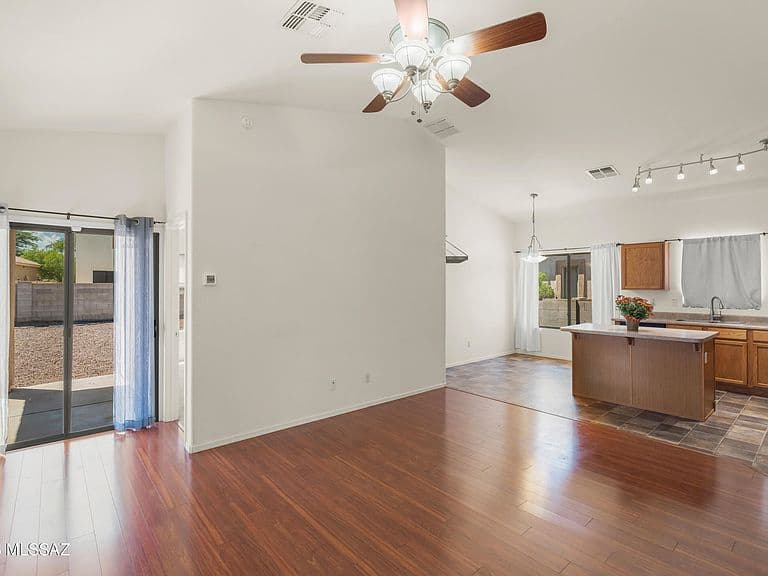 15064 S Theodore Roosevelt Way photo 5