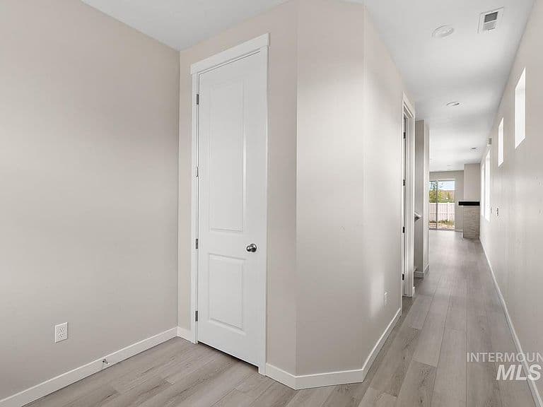 17199 N Yorktown Way photo 3