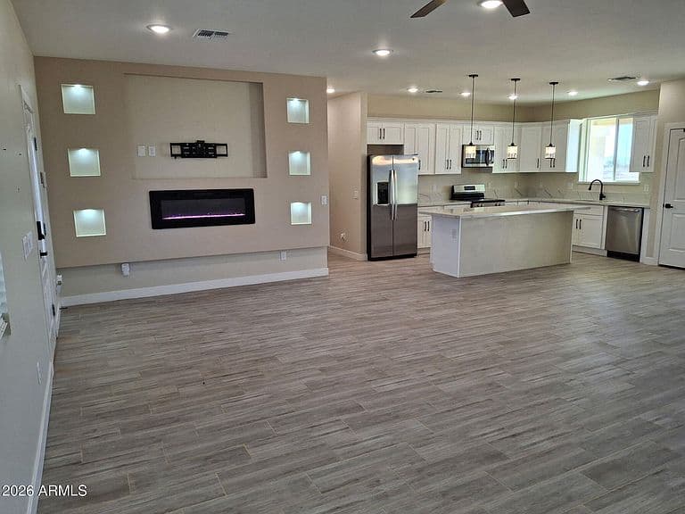 36726 W BUCKEYE Road photo 4