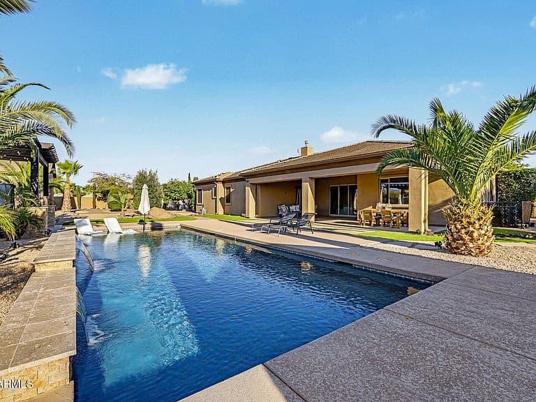 806 W DESERT RANCH Road photo 1