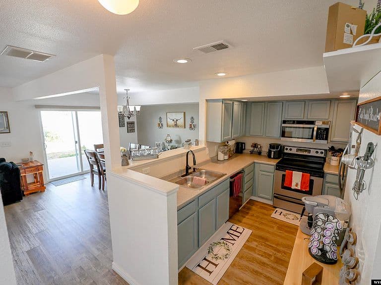 2324 Bitter Creek Trl photo 4