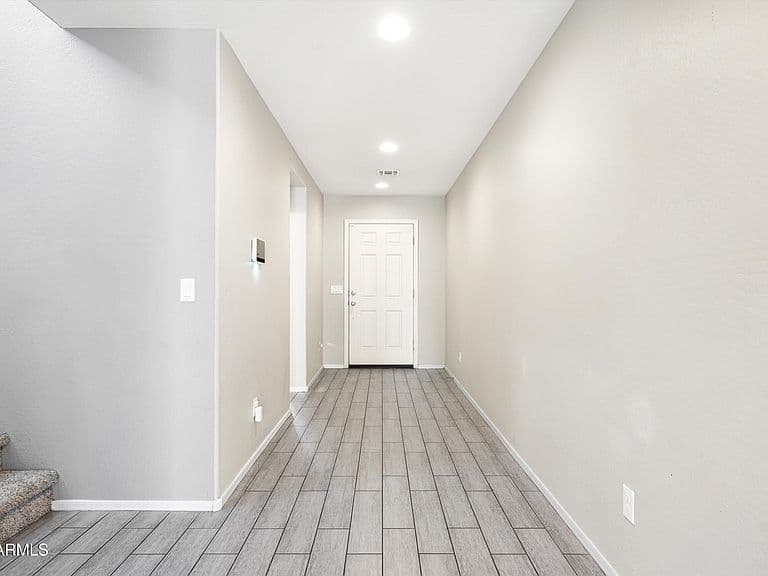 16329 W LATHAM Street photo 3