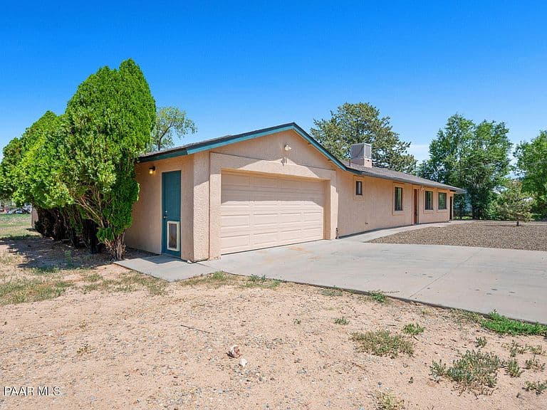 1120 Sierra Vista Dr photo 3