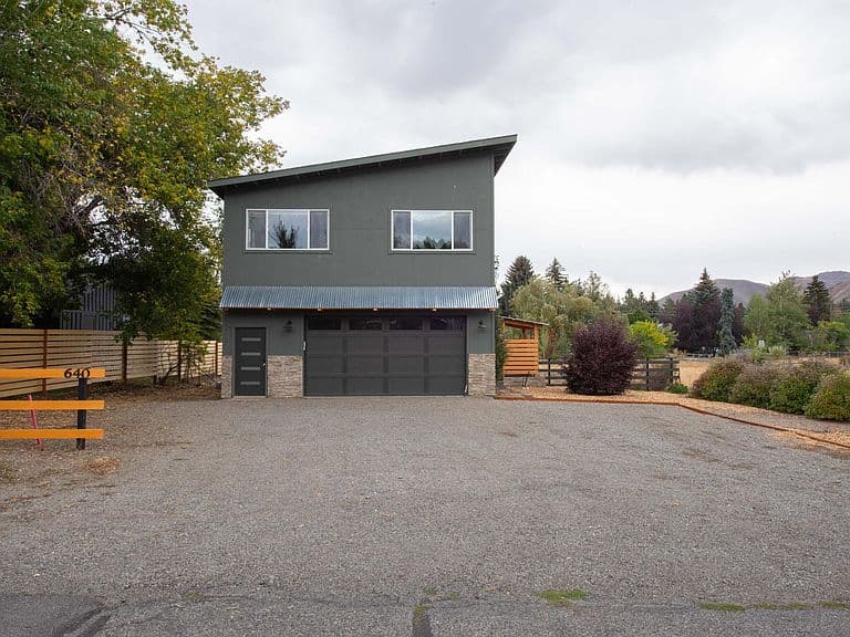 640 E Carbonate St photo 3