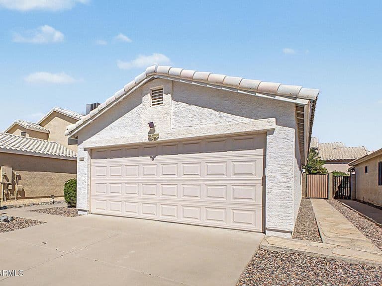 22407 N 20TH Place photo 3