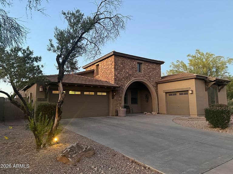 18086 W LAS CRUCES Drive photo 2