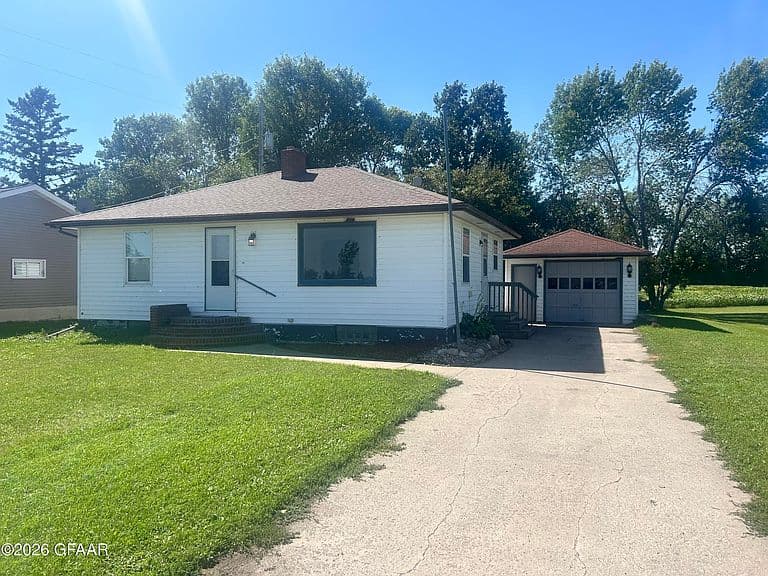 6085 County Road 4 photo 1