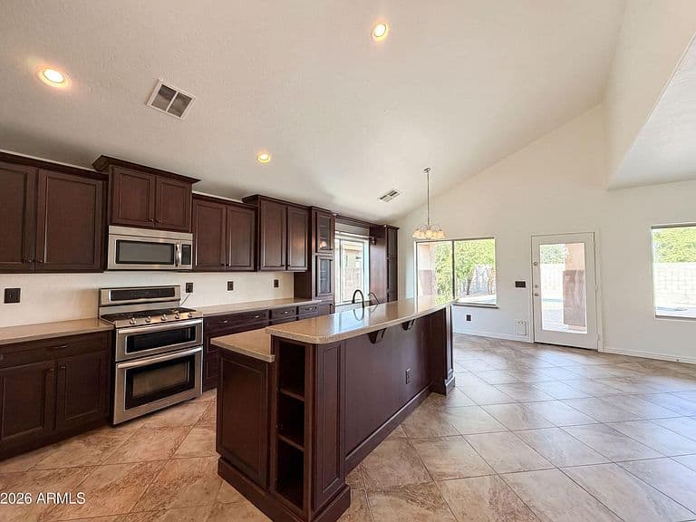 18689 N MILLER Way photo 2
