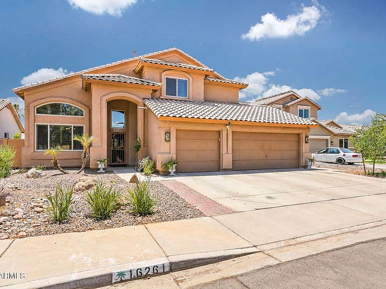 16261 W Maricopa Street photo 3