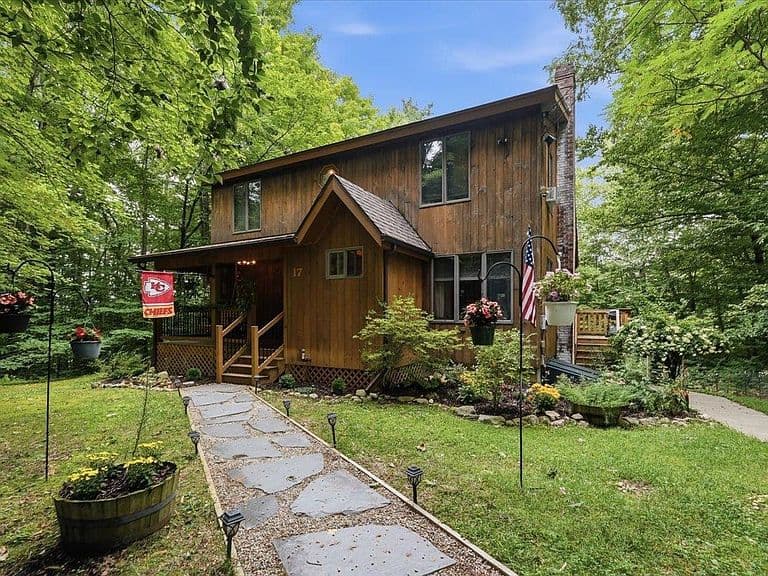 17 Forest Ridge Road photo 1