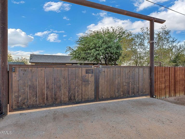 3338 N LA PALMA Road photo 3