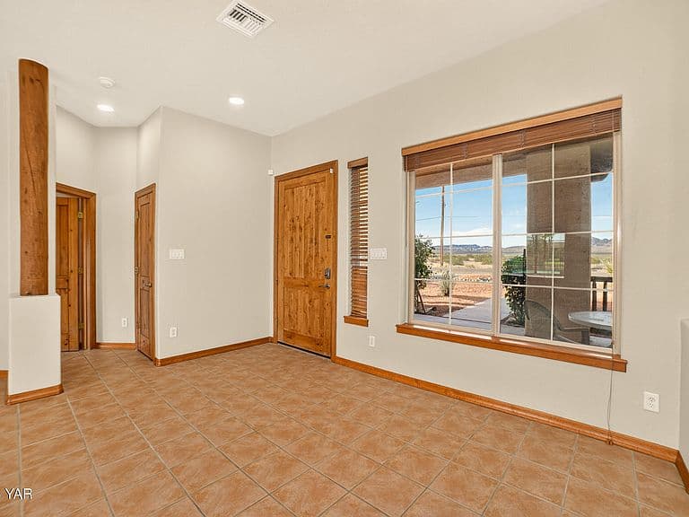 29827 E Mountain View Ave photo 4