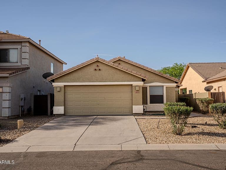 44633 W YUCCA Lane photo 3