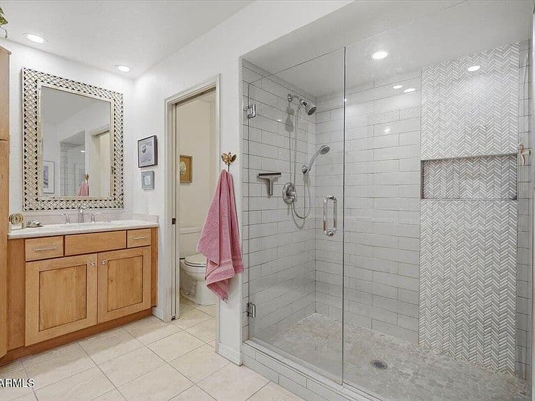 10413 E CHESTNUT Drive photo 5
