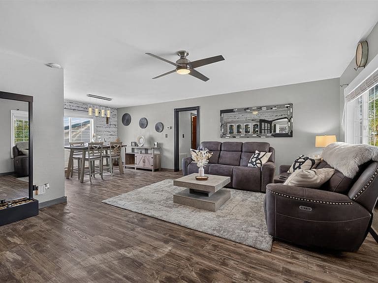 5185 Kerr Dr photo 4