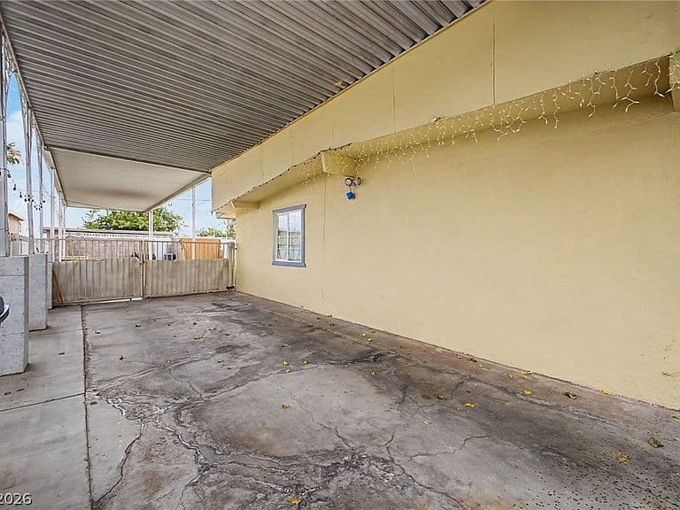 4345 Parkdale Ave photo 4