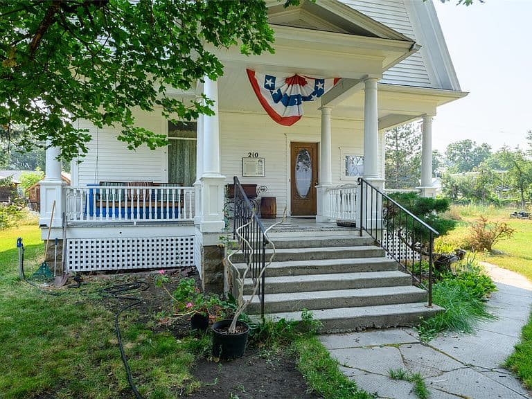 210 Church St photo 3