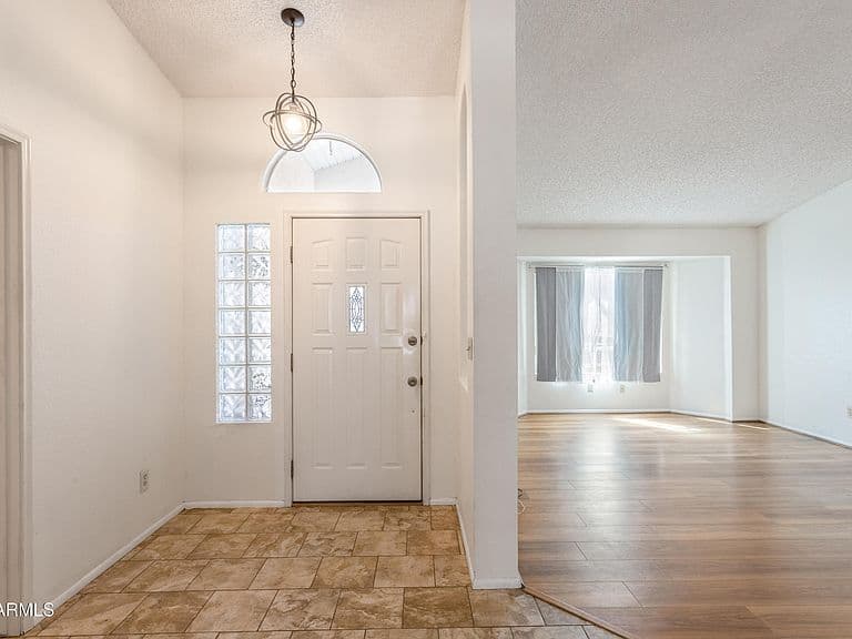 3225 THUNDERBIRD Drive photo 5