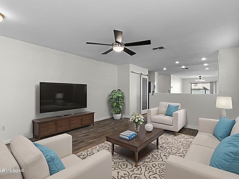 3634 E Constitution Dr photo 5