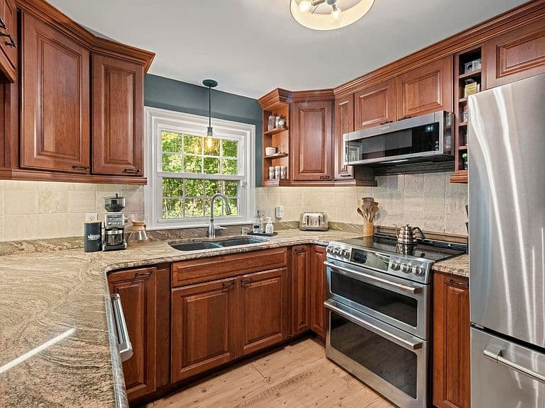 16 Juniper Drive photo 3