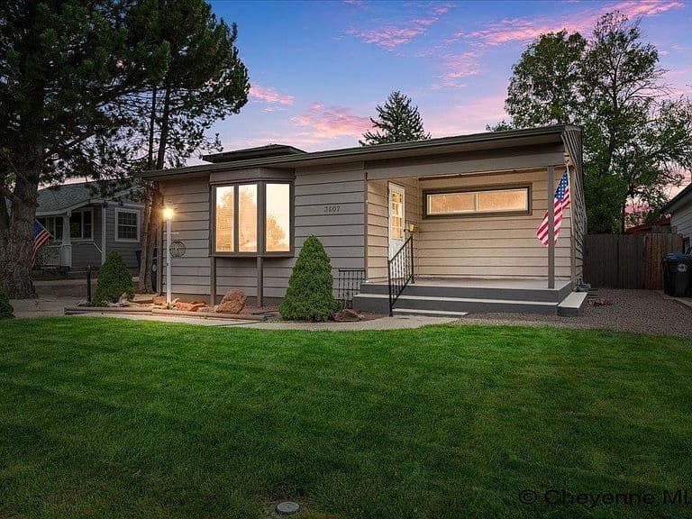 3607 Alexander Ave photo 2