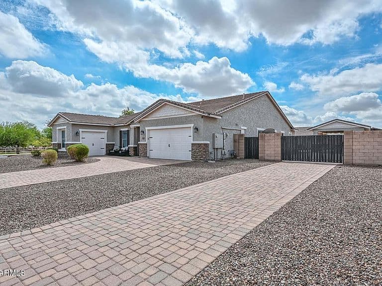 18373 W SELLS Drive photo 5