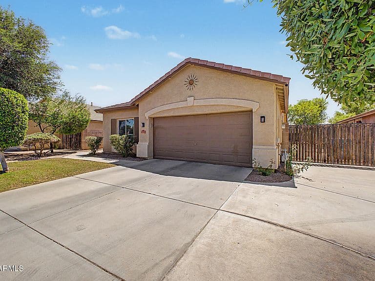 4365 E CHERRY HILLS Drive photo 2