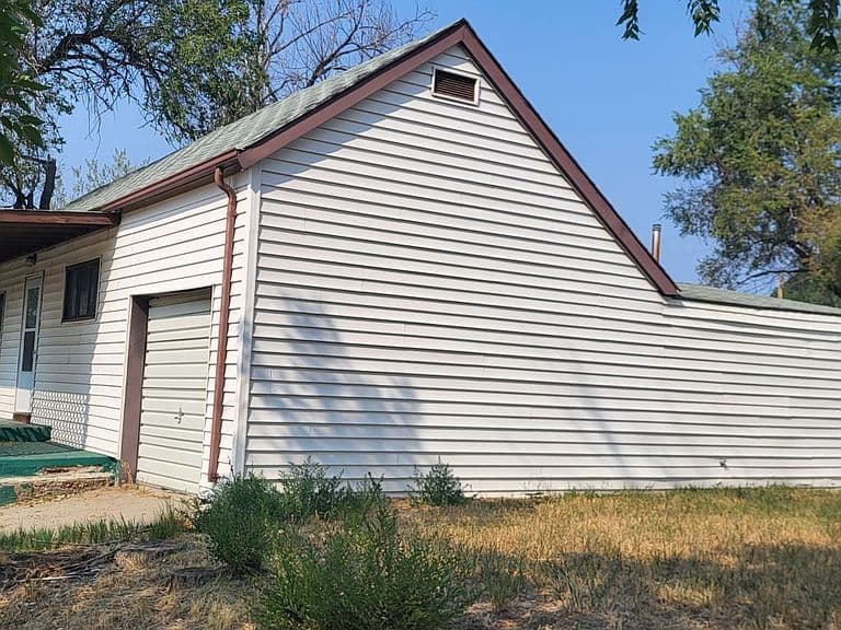 704 N Jordan Ave photo 2