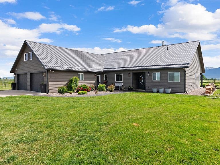 56400 Logan Rd photo 2