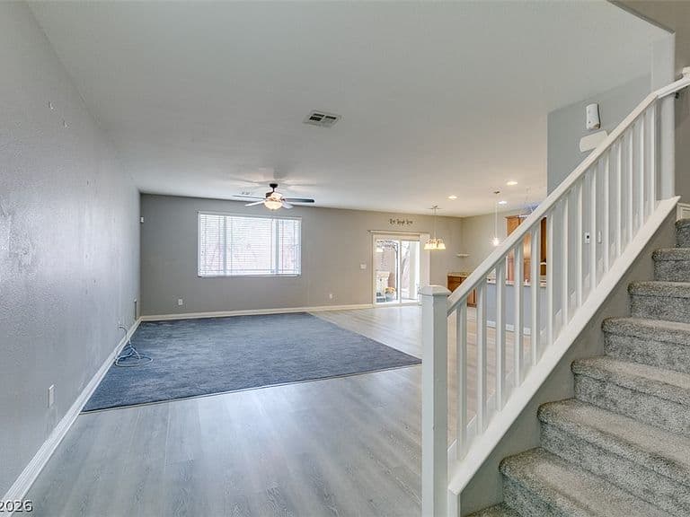 7745 Donner Peak St photo 2