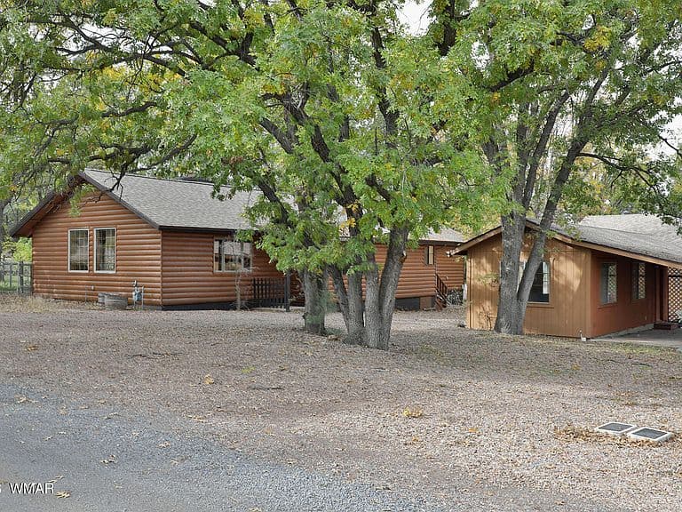 774 W Woodland Lake Rd photo 2