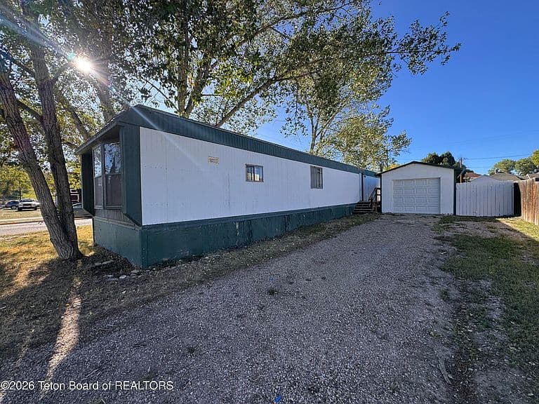 1006 Beech Ave photo 3