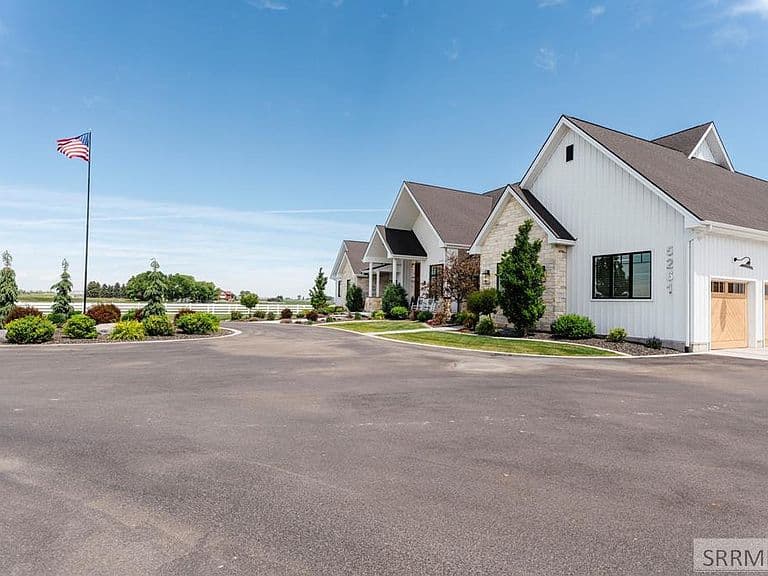 5261 S 55 W photo 4