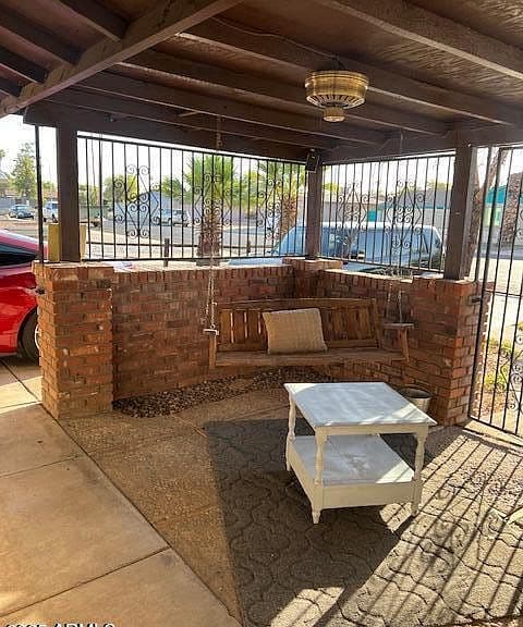 9004 N 53RD Avenue photo 4