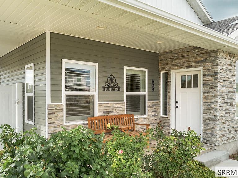609 Aurora Blvd photo 3