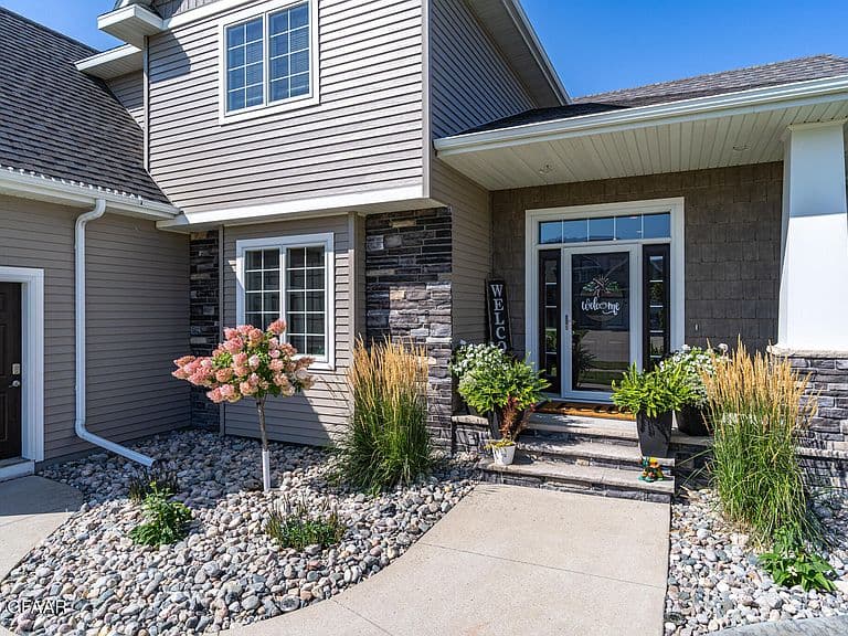 5534 Charlie Ray Dr photo 2