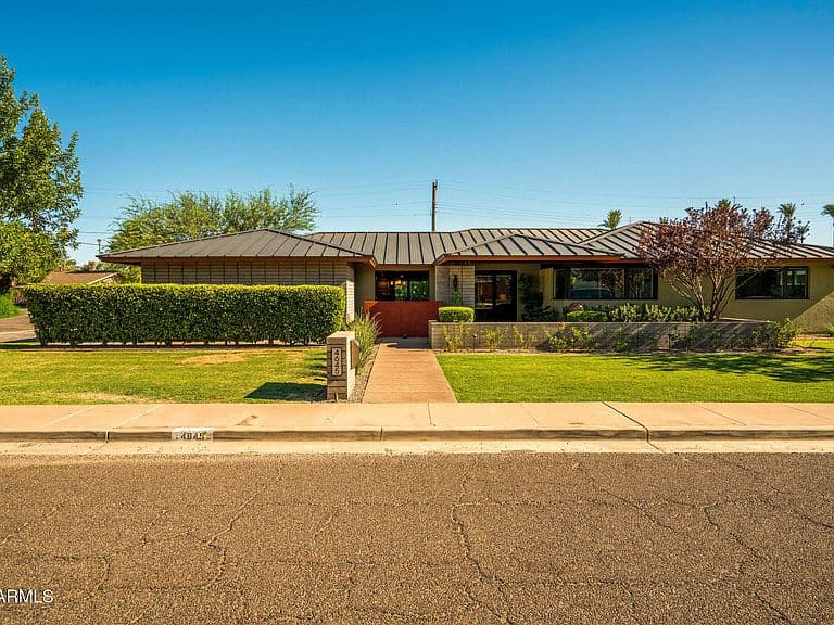 4645 E Mulberry Drive photo 3
