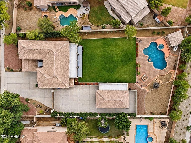 8382 W San Miguel Avenue photo 1
