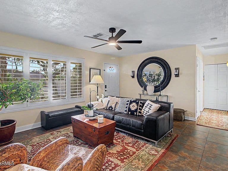 633 N DUSTIN Lane photo 4