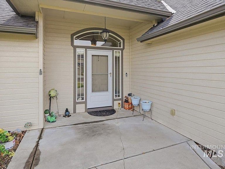 1907 W Summerwind Dr photo 2